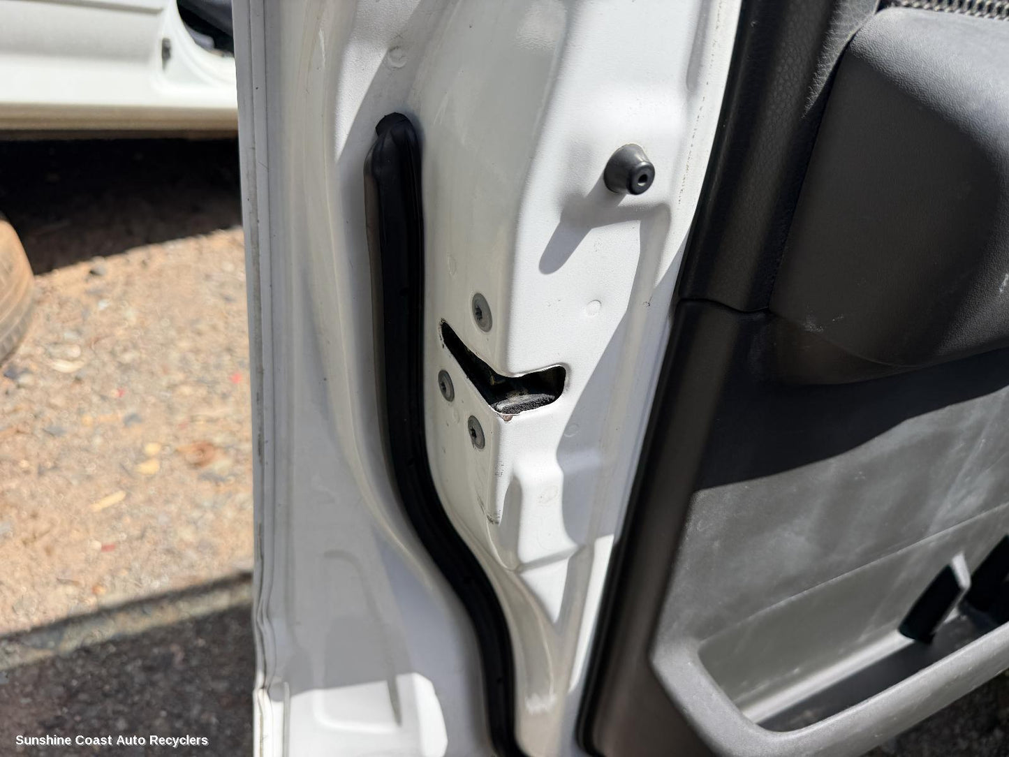2008-2015 Nissan Navara Door Boot Gate Lock