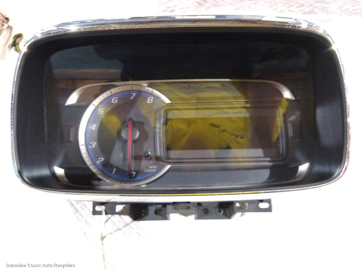 2013-2016 Holden Trax Instrument Cluster