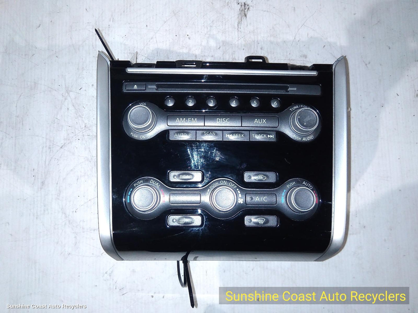 2014 Nissan Pathfinder Radio Cd Dvd Sat Tv