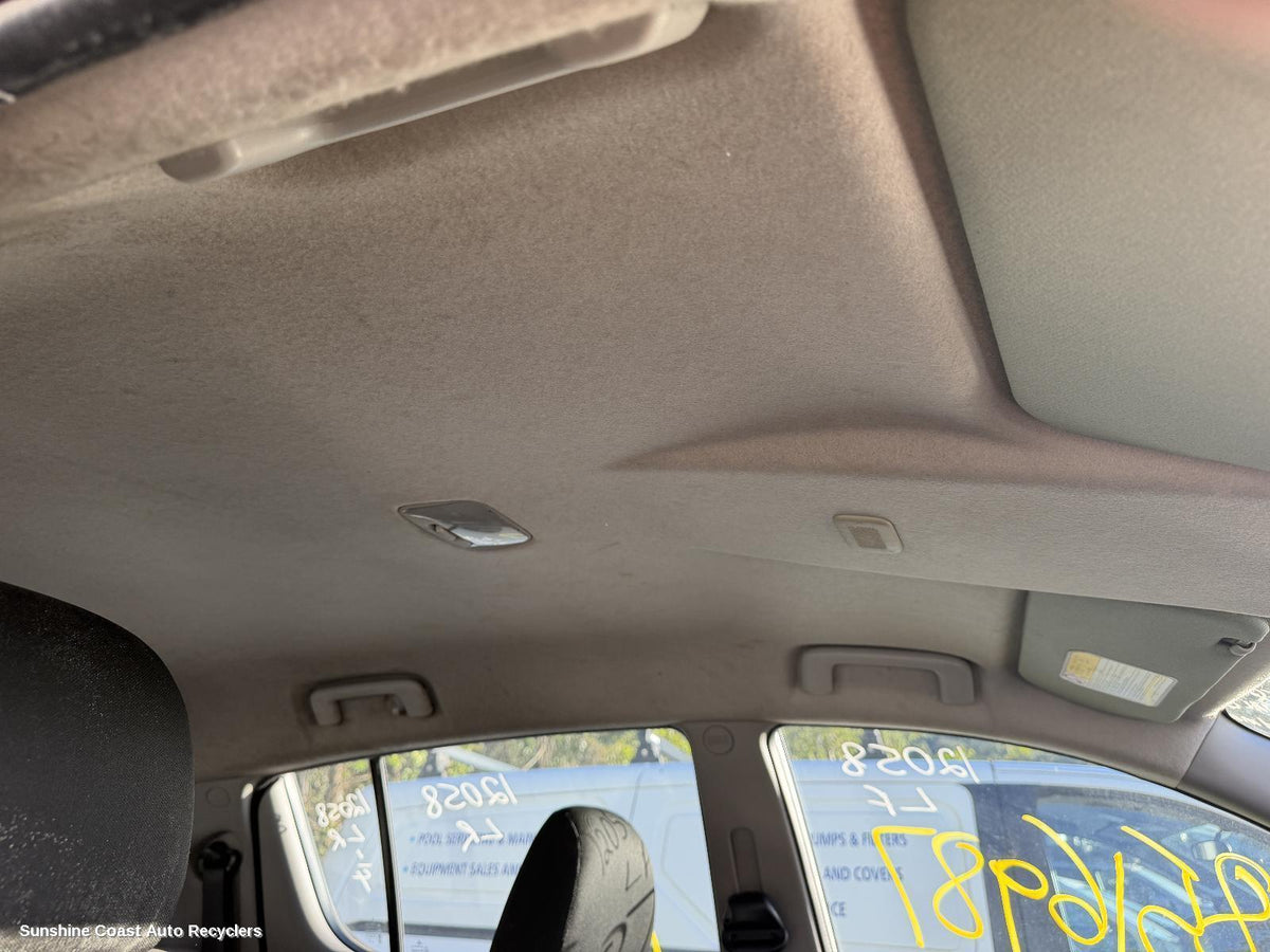 2009-2015 Mitsubishi Triton Hoodlining