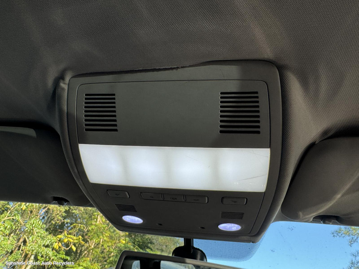 2010-2018 Volkswagen Touareg Courtesy Light