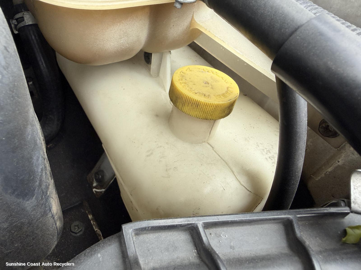 1997-2000 Nissan Patrol Overflow Bottle
