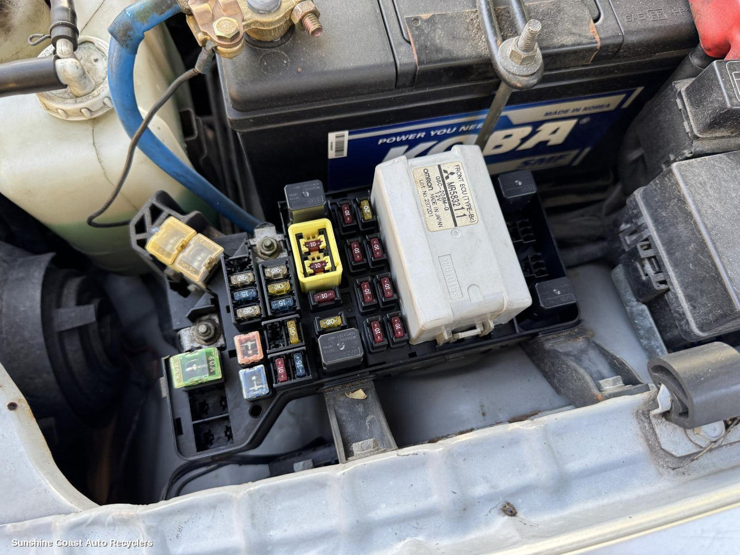 2000-2002 Mitsubishi Pajero Fuse Box
