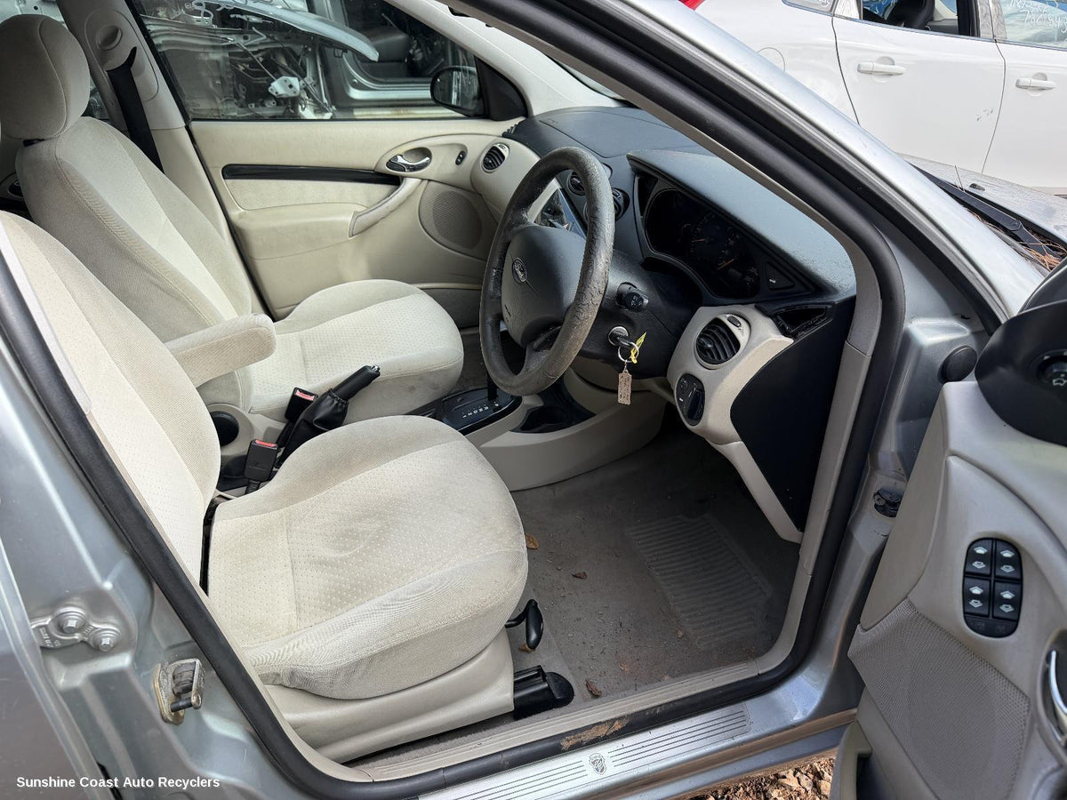2001-2005 Ford Focus Right Taillight