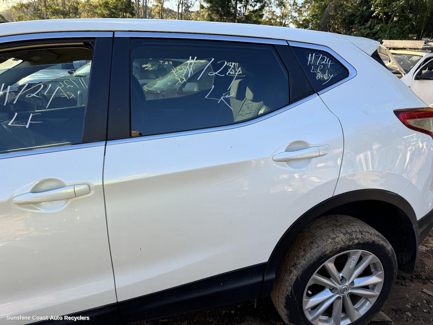 2015 Nissan Qashqai Left Rear Door Window