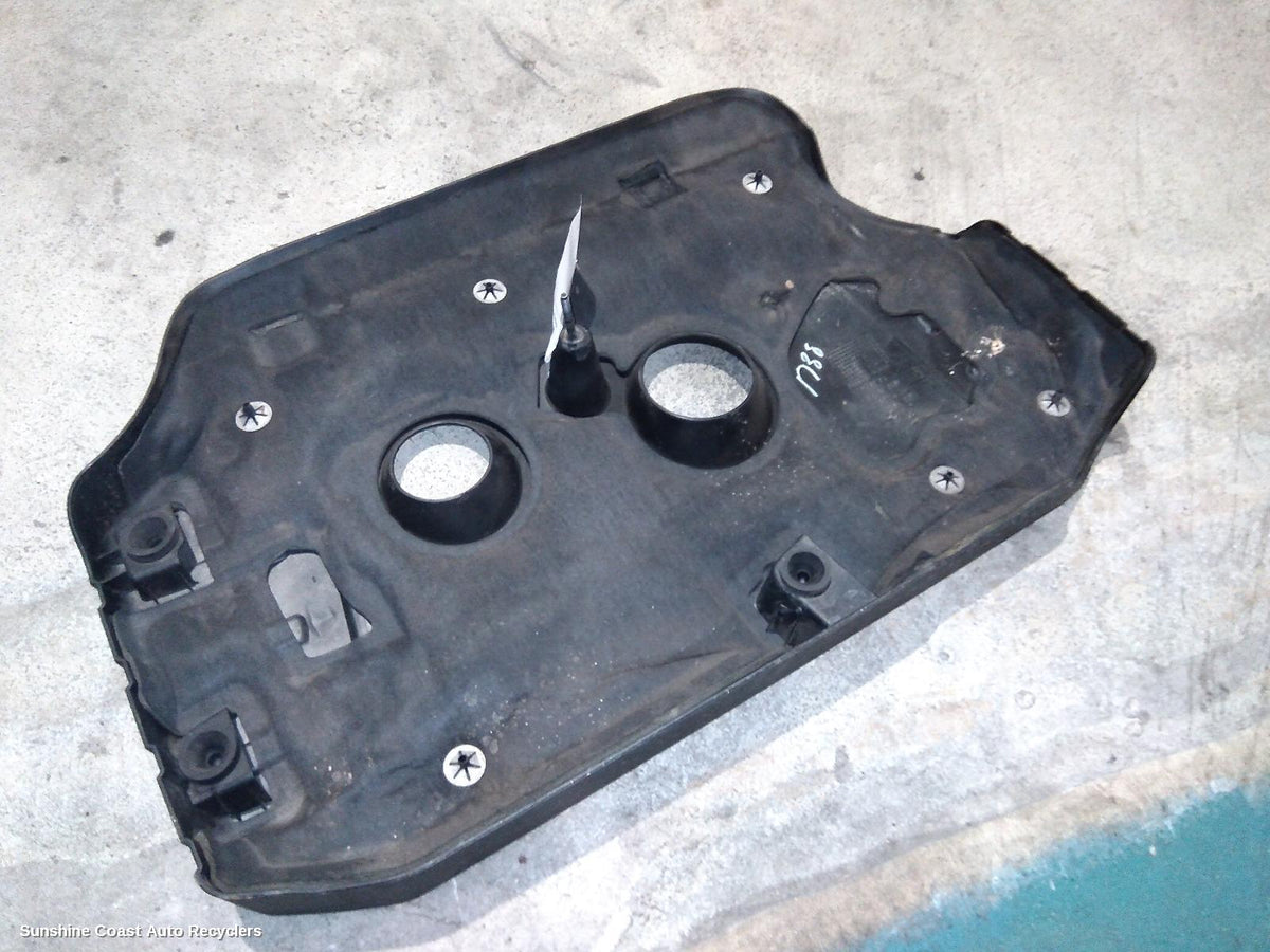 2011-2015 Ford Focus Rocker Assy Cover