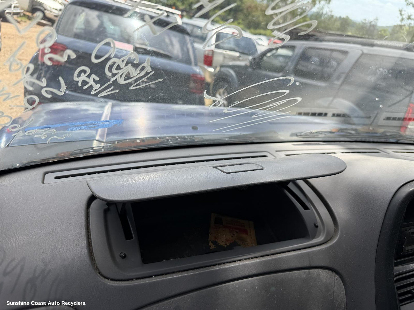 2001 Nissan Navara Glove Box