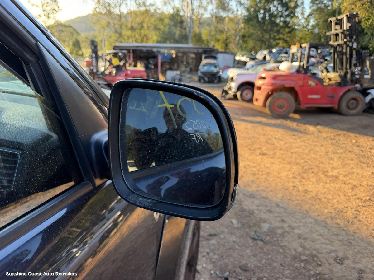 2013-2022 Volkswagen Amarok Right Door Mirror