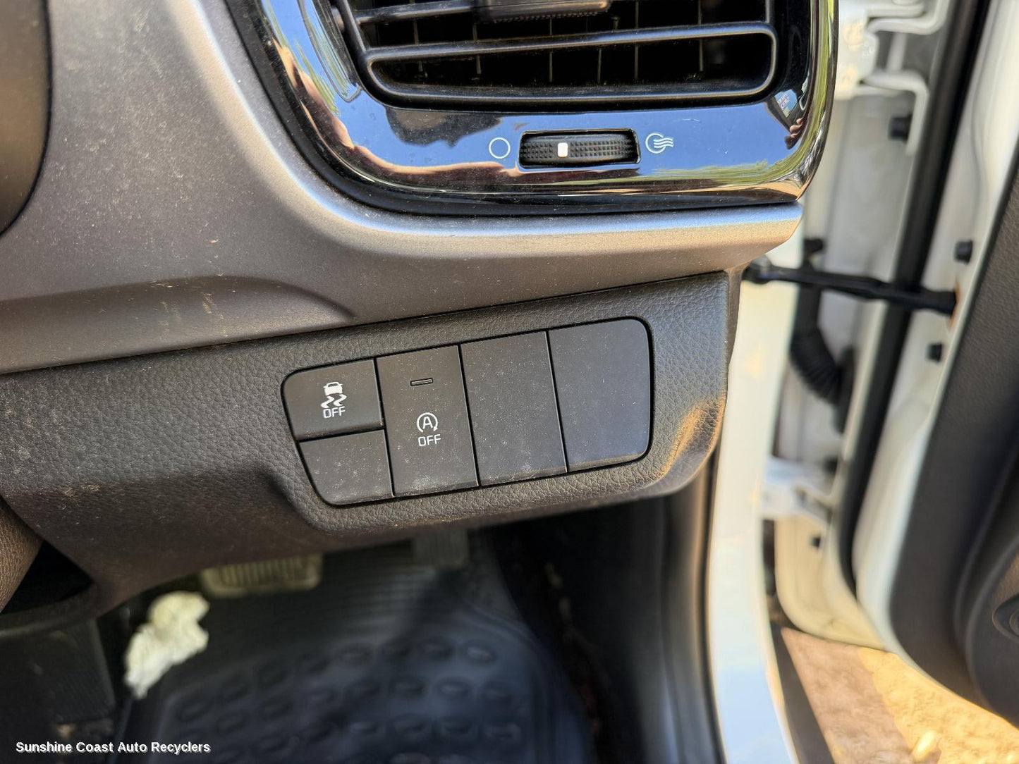 2020-2026 Kia Stonic Misc Switch Relay