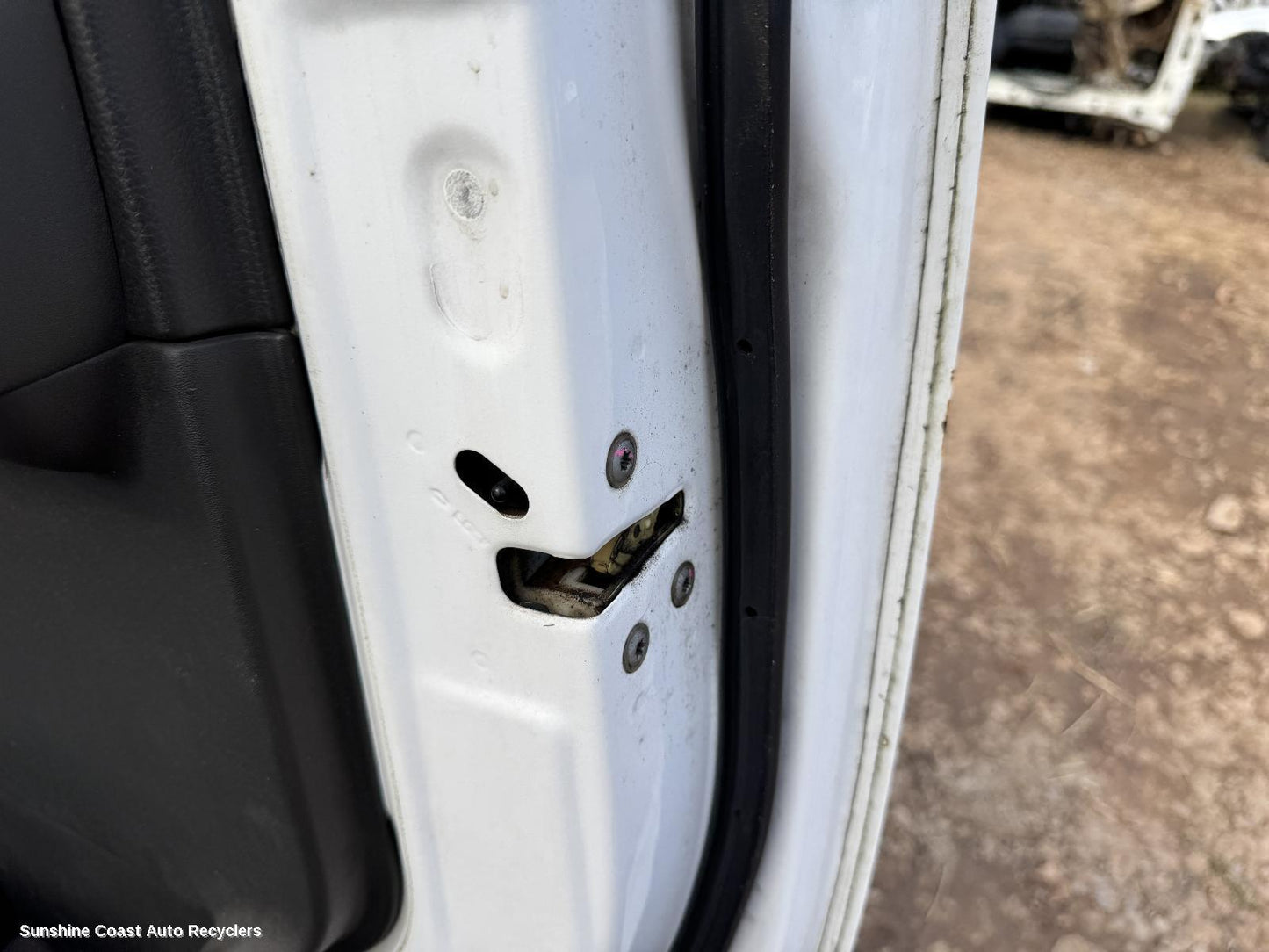 2010 Nissan Navara Door Boot Gate Lock