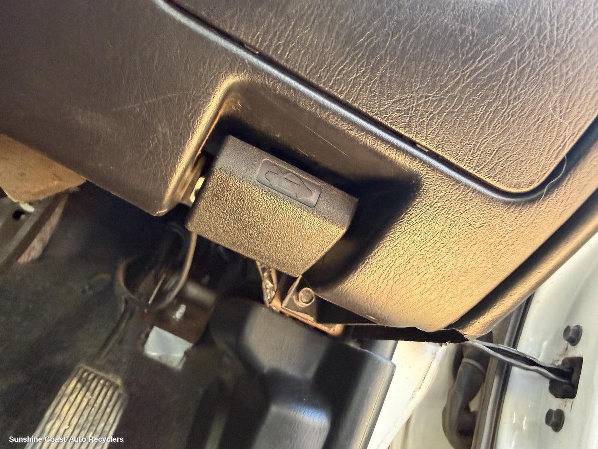 2001-2015 Nissan Navara Bonnet Release