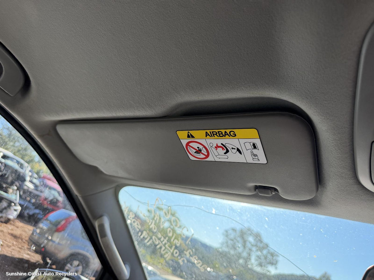 2015-2025 Ldv G10 Sunvisor