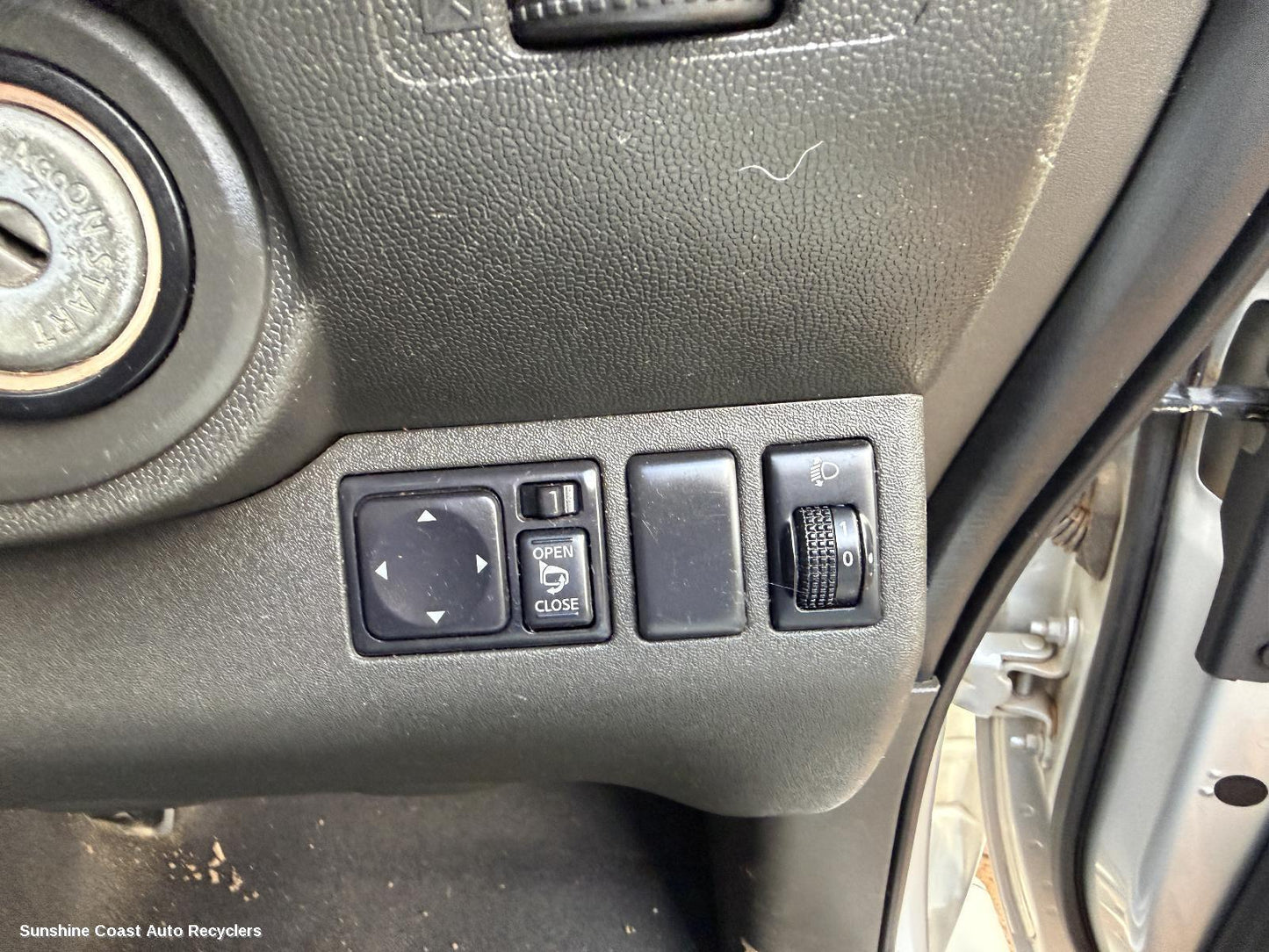 2005-2015 Nissan Navara Misc Switch Relay