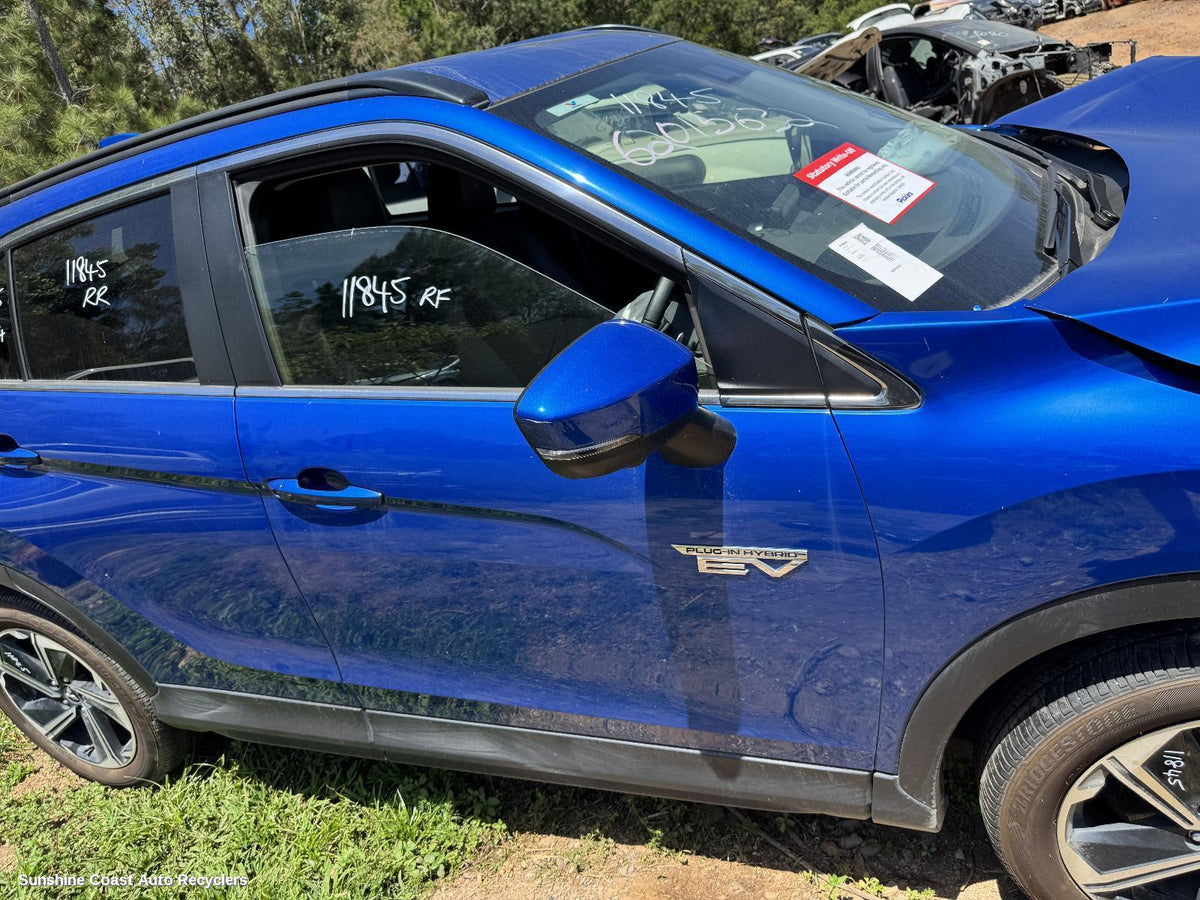 2017-2026 Mitsubishi Eclipse Cross Right Front Door
