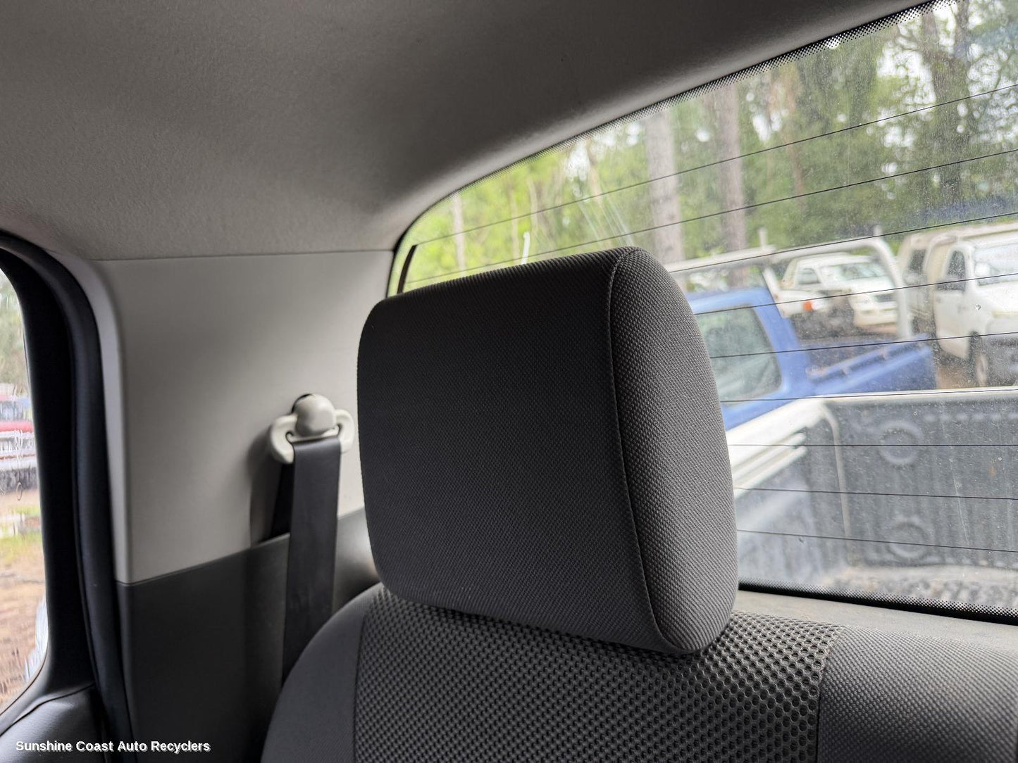 2011 Nissan Navara Headrest