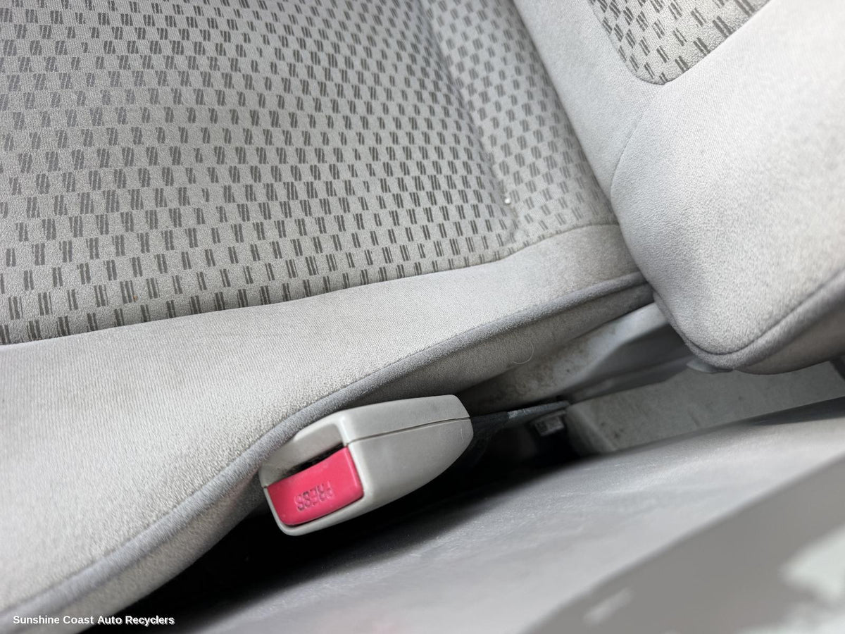 2002-2004 Nissan Patrol Seatbelt Stalk