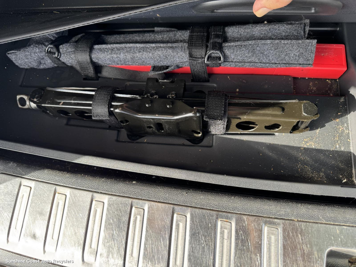2017-2026 Ldv D90 Jack Tool Kit