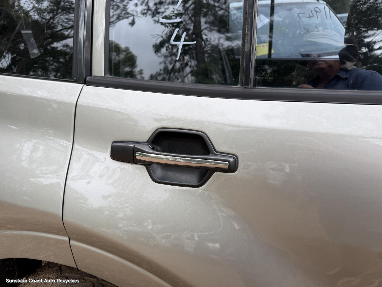 2000-2006 Mitsubishi Pajero Door Handle