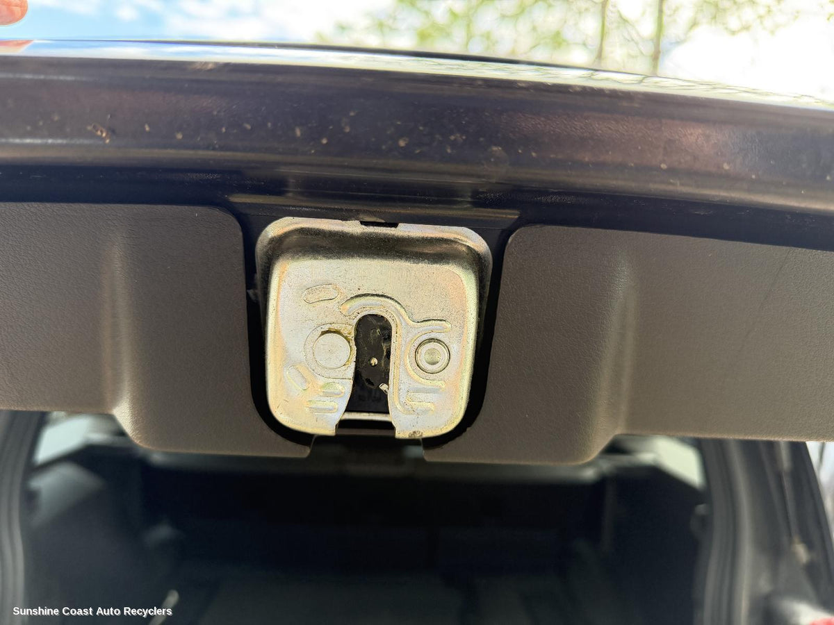 2007-2011 Dodge Nitro Door Boot Gate Lock