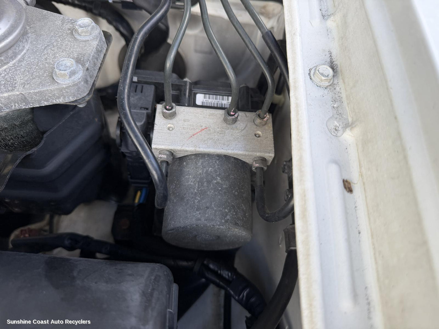 2005-2015 Nissan Navara Abs Pump Modulator