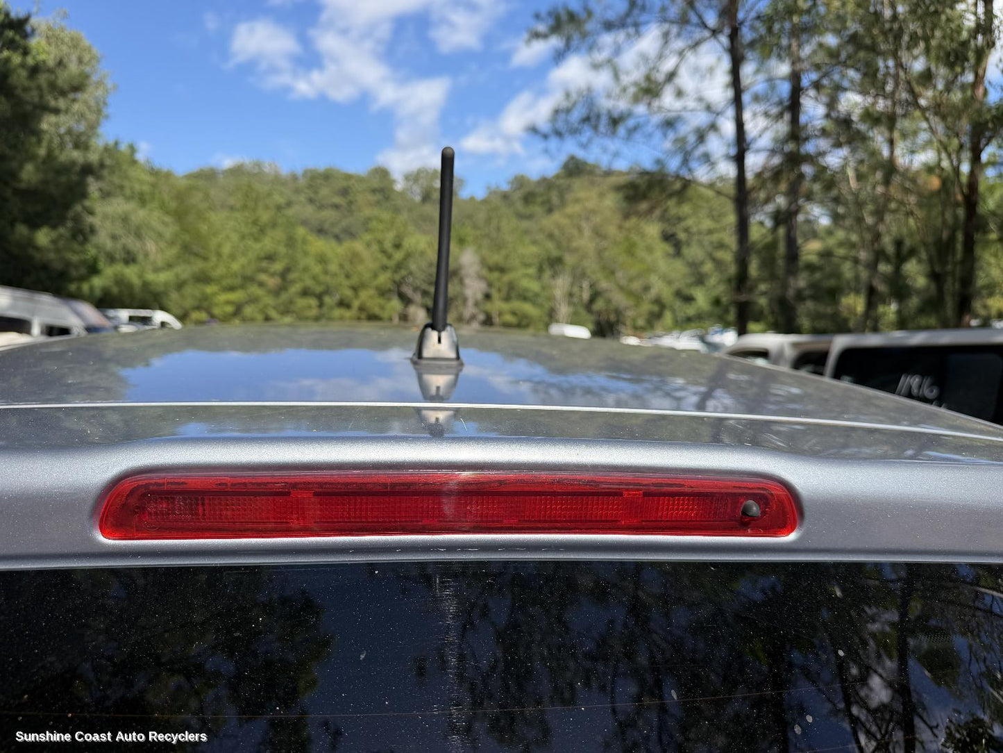 2007-2014 Nissan Dualis High Level Stoplight