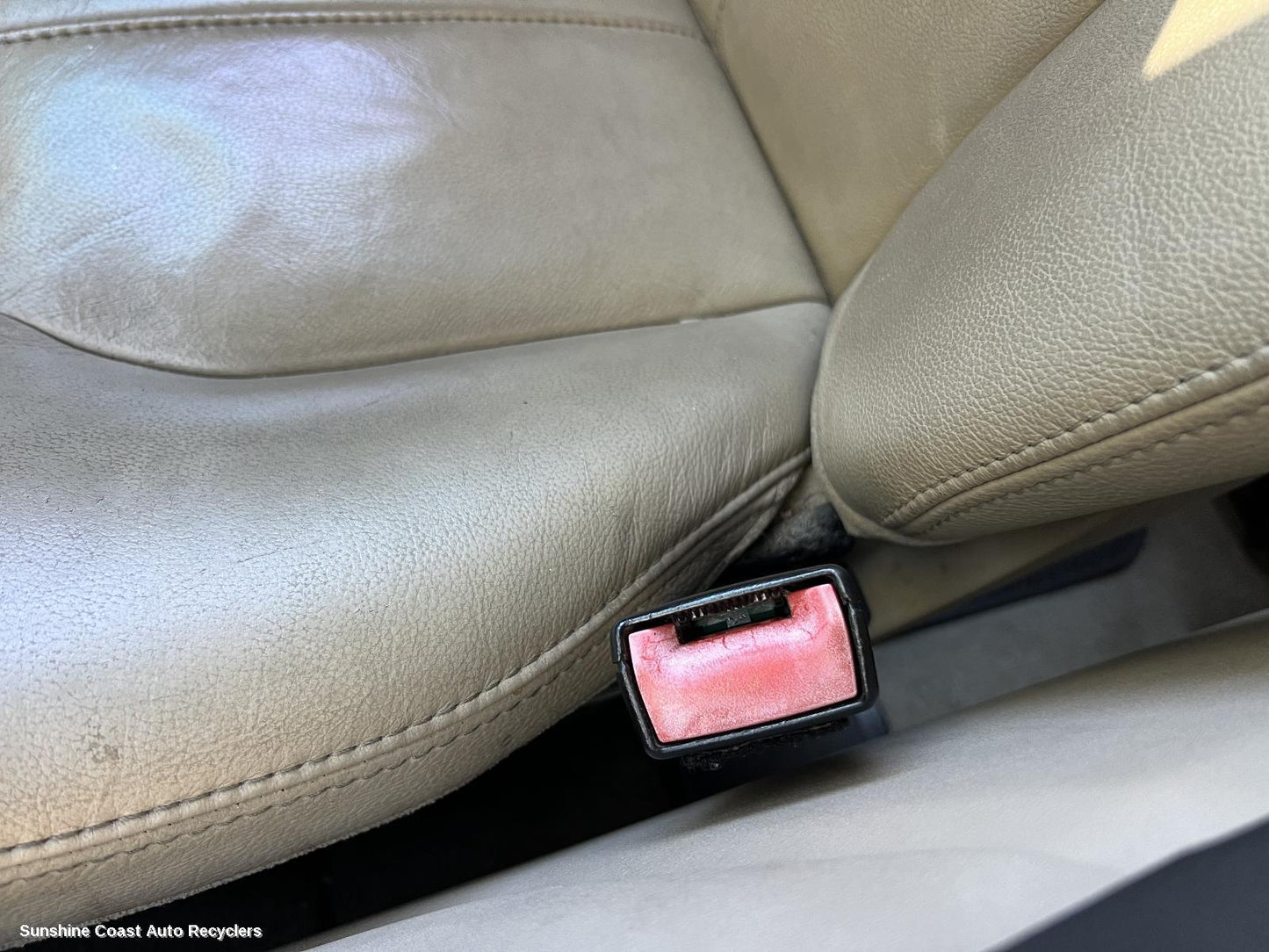 2011 Land Rover Discovery Seatbelt Stalk