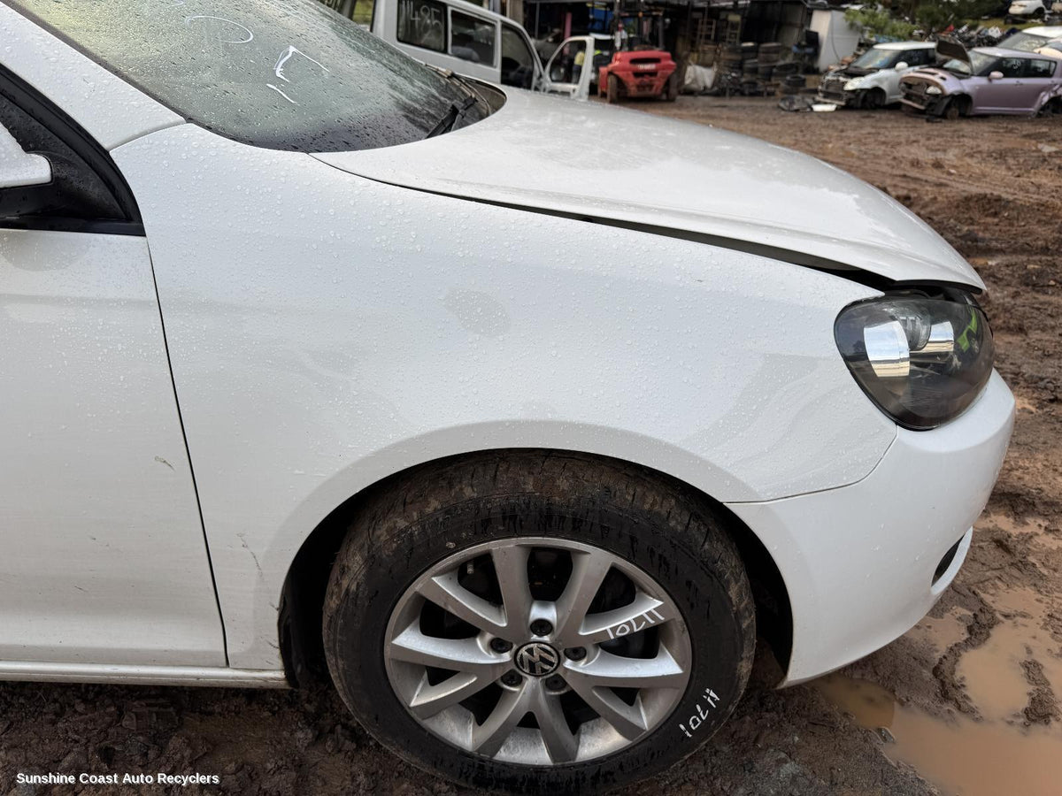 2009-2013 Volkswagen Golf Right Guard