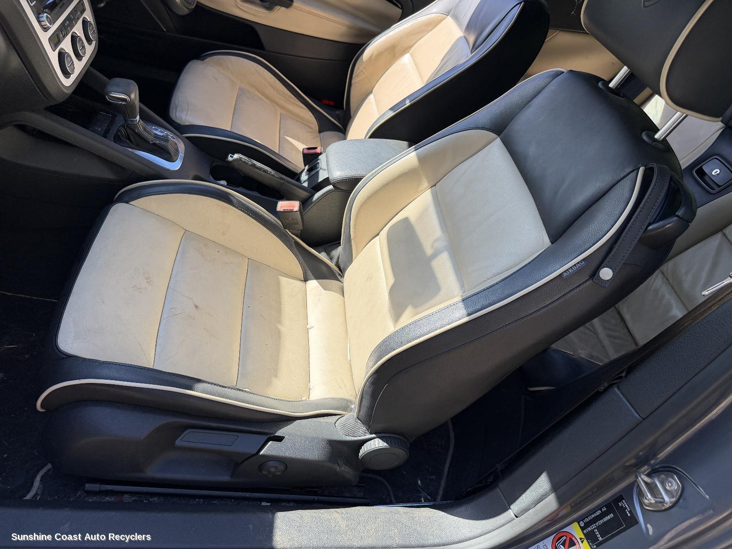 2007-2014 Volkswagen Eos Front Seat