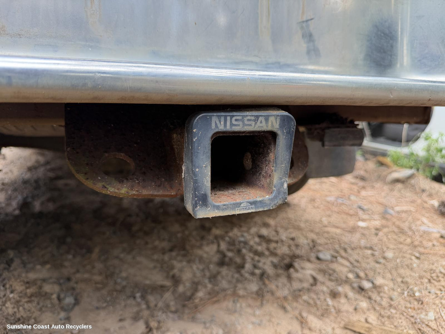 2001 Nissan Navara Towbar