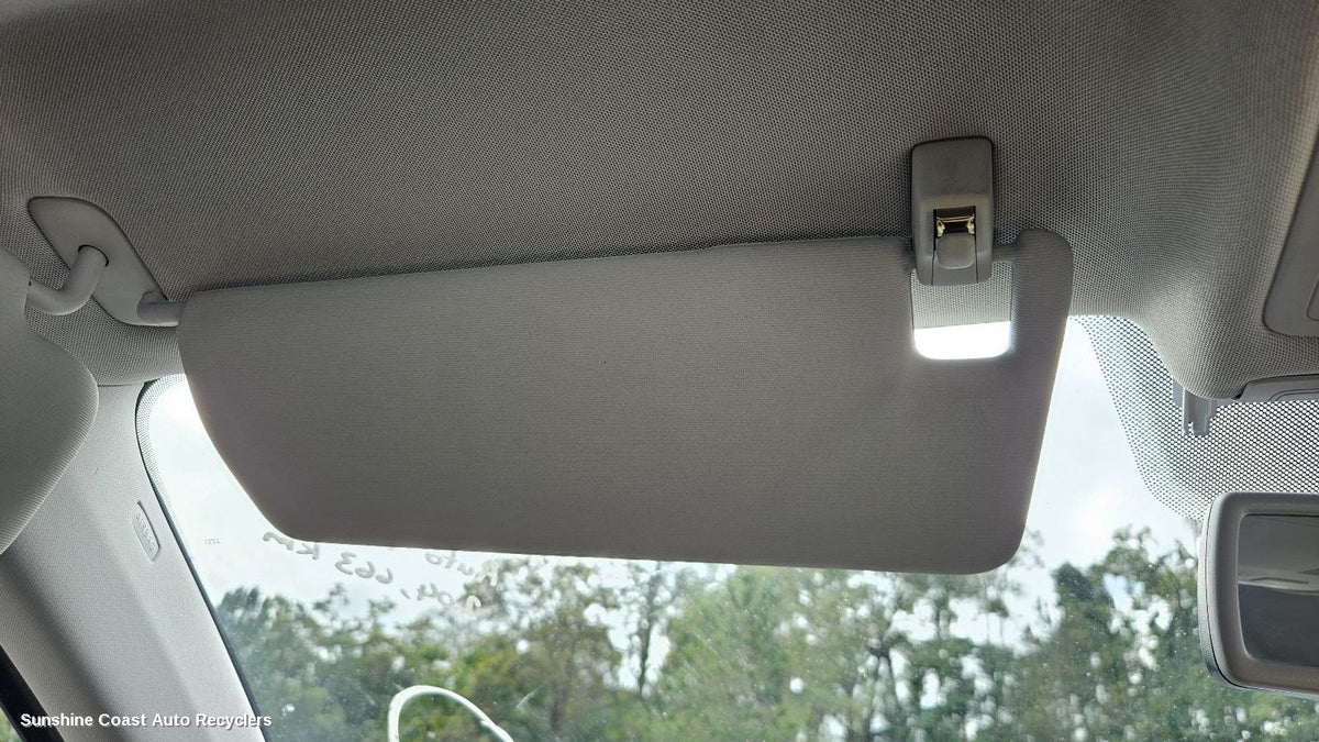 2010-2018 Volkswagen Touareg Sunvisor