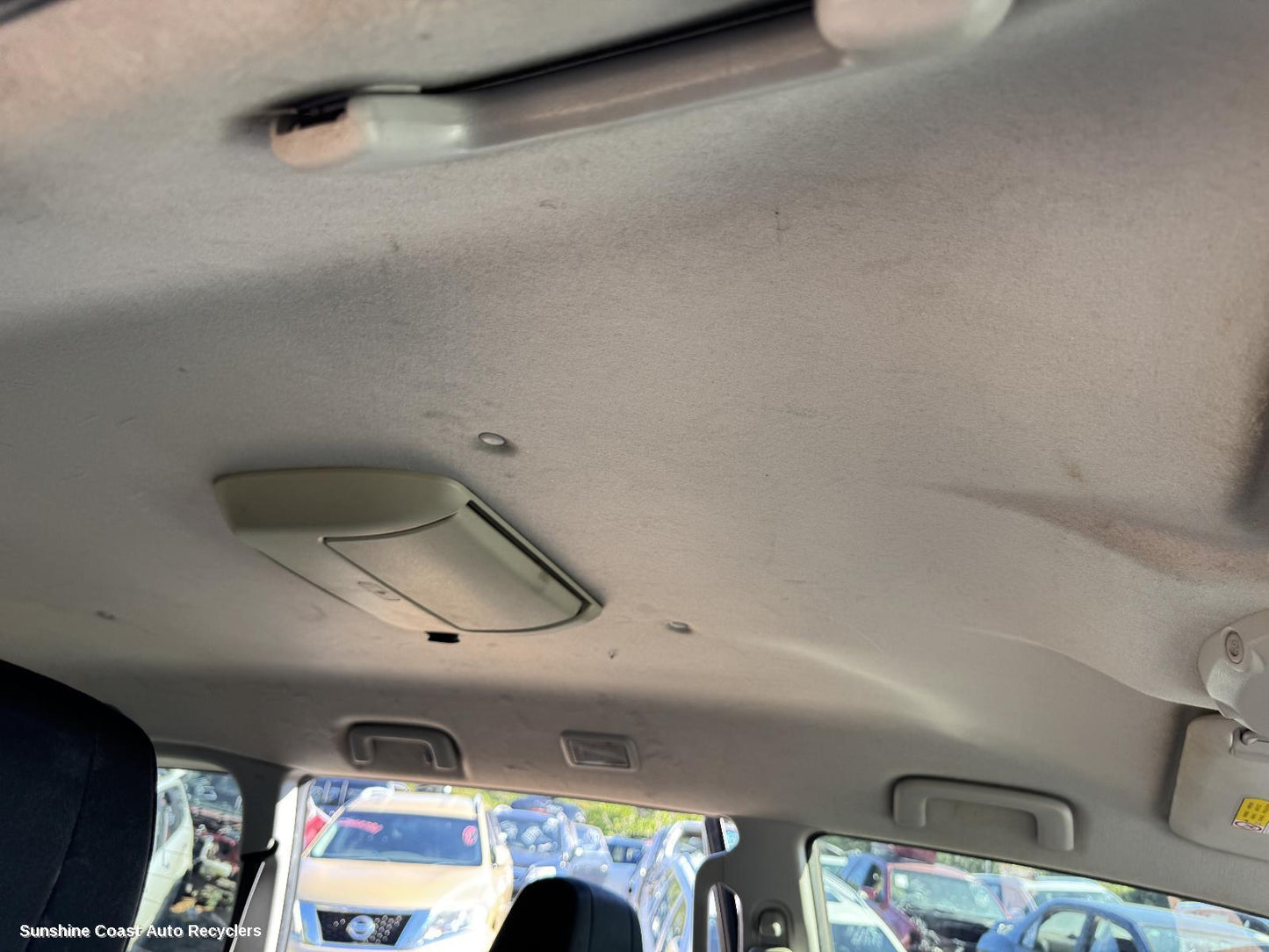 2010 Mitsubishi Pajero Courtesy Light