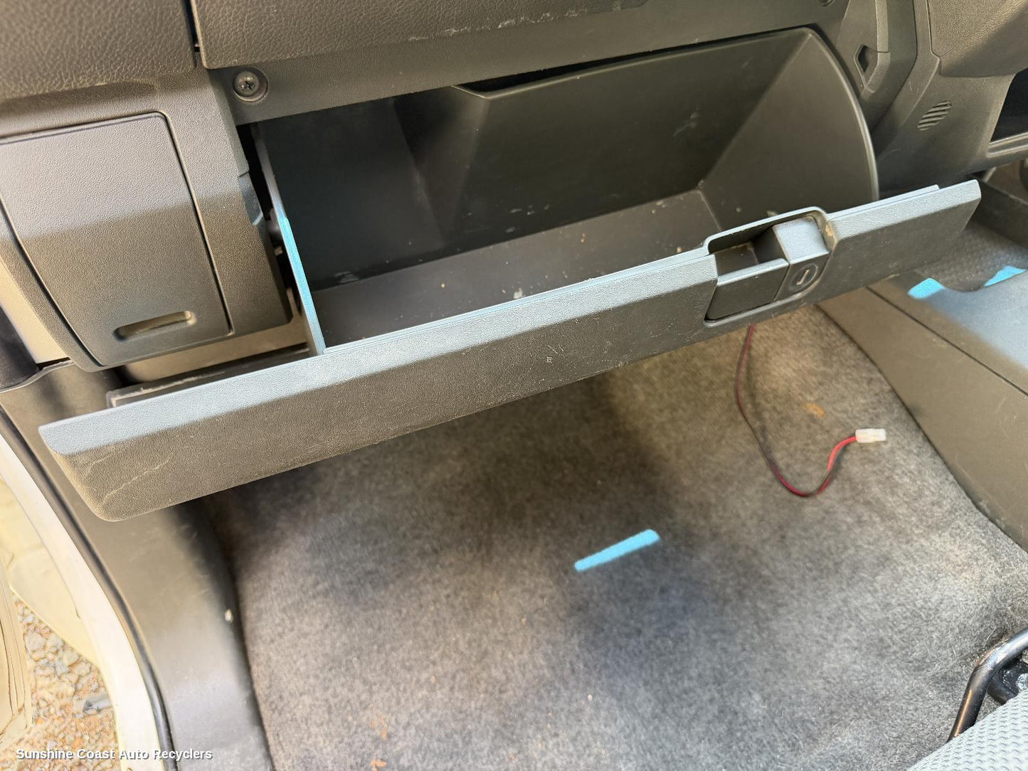 2005-2015 Nissan Navara Glove Box
