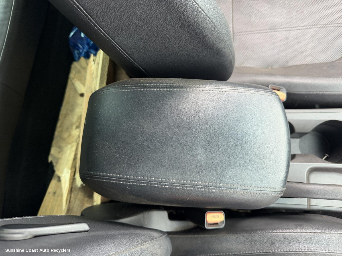 2009-2016 Hyundai Ix35 Console