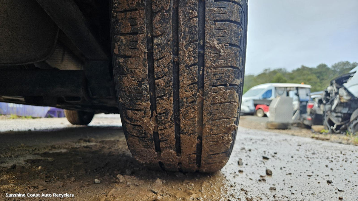 2005-2010 Volkswagen Caddy Tyre