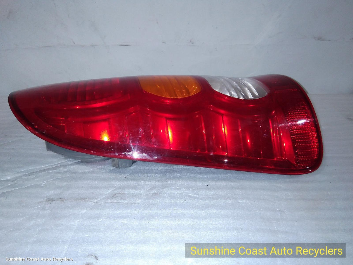 2005-2011 Toyota Hilux Left Taillight