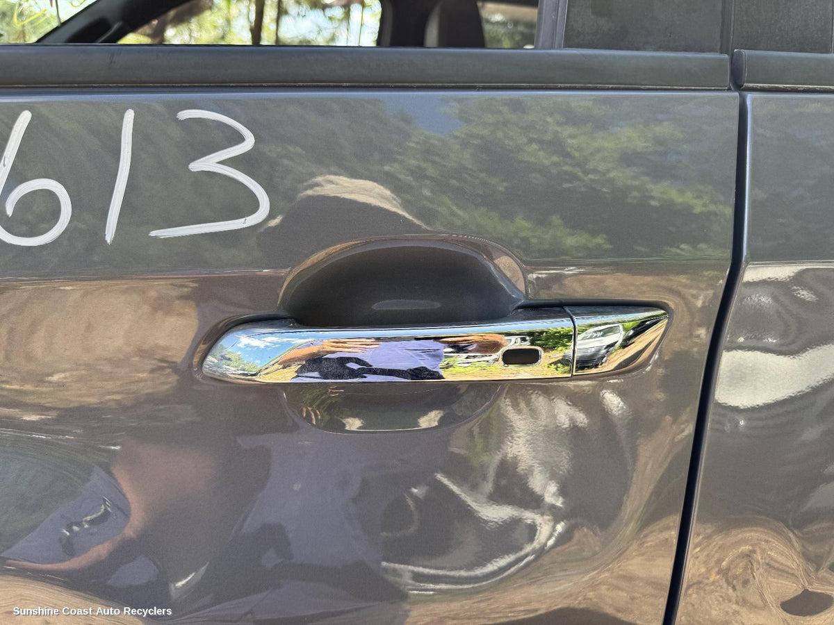 2020-2025 Mazda Bt50 Door Handle