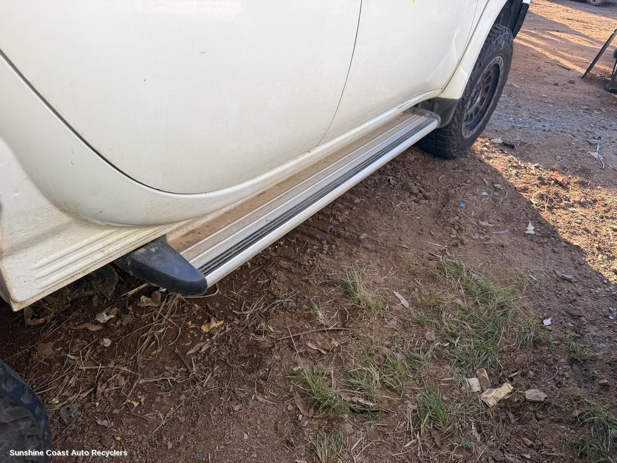 2006-2015 Mitsubishi Triton Side Step Skirt