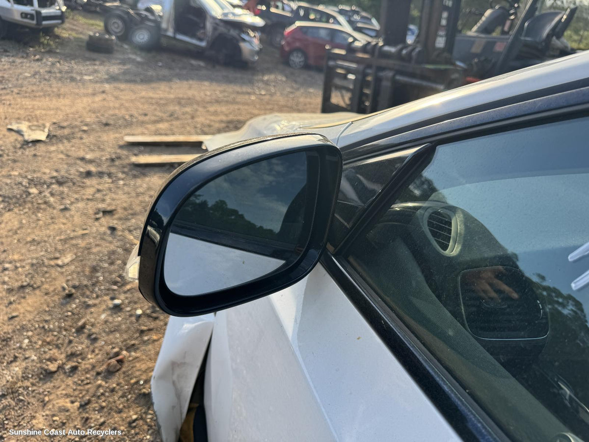 2013-2019 Volvo S40 Left Door Mirror
