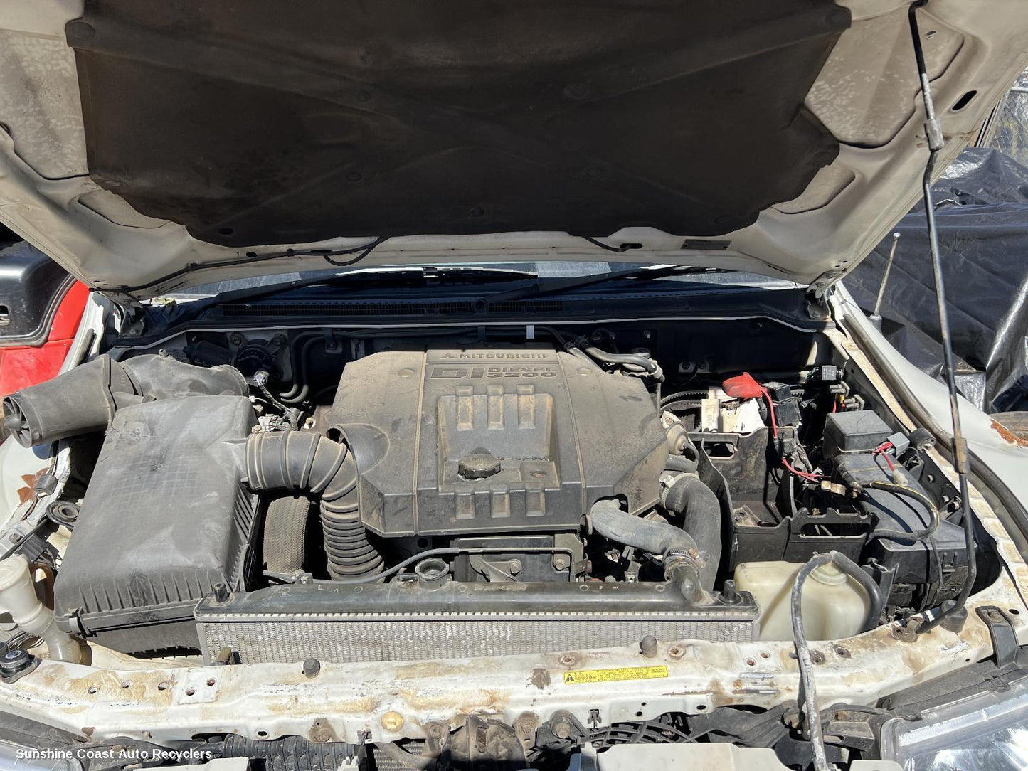 2002-2006 Mitsubishi Pajero Owners Handbook
