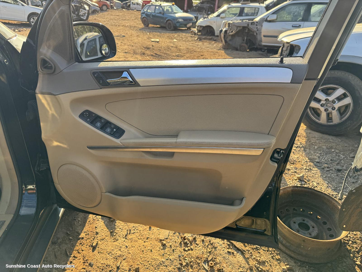 2005-2011 Mercedes M Class Door Handle