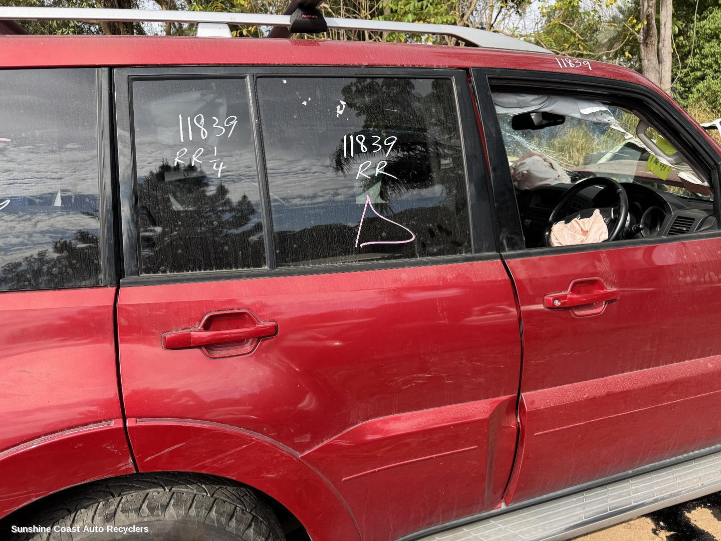 2009 Mitsubishi Pajero Right Rear Door Sliding