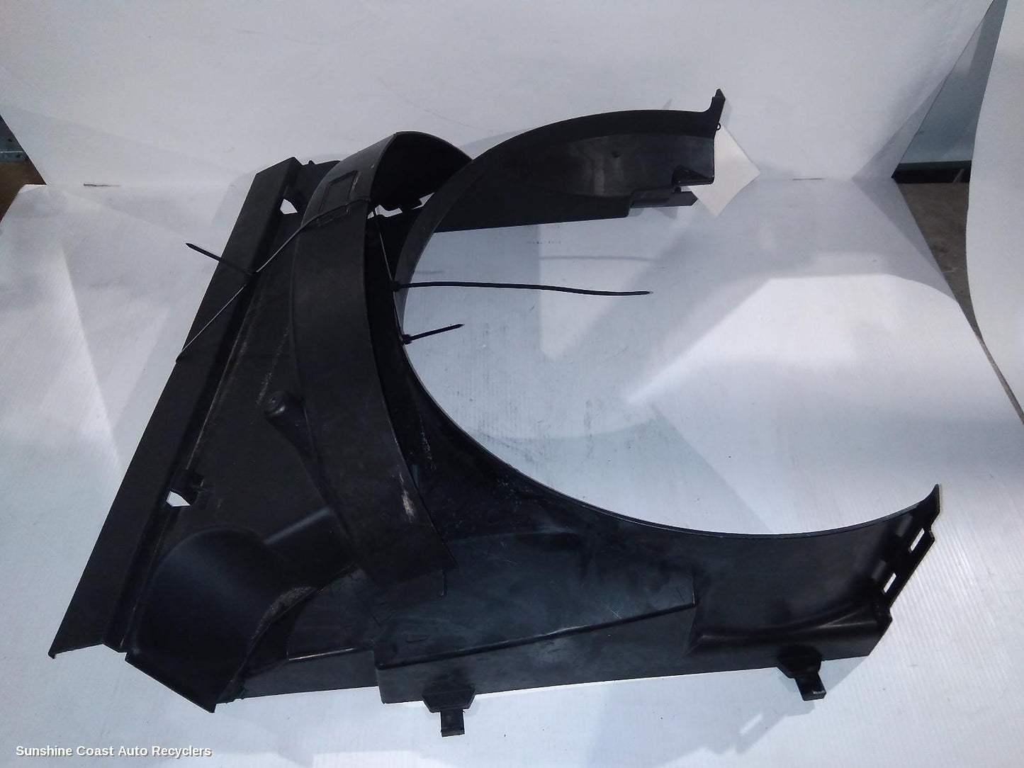 2010 Land Rover Discovery Fan Shroud