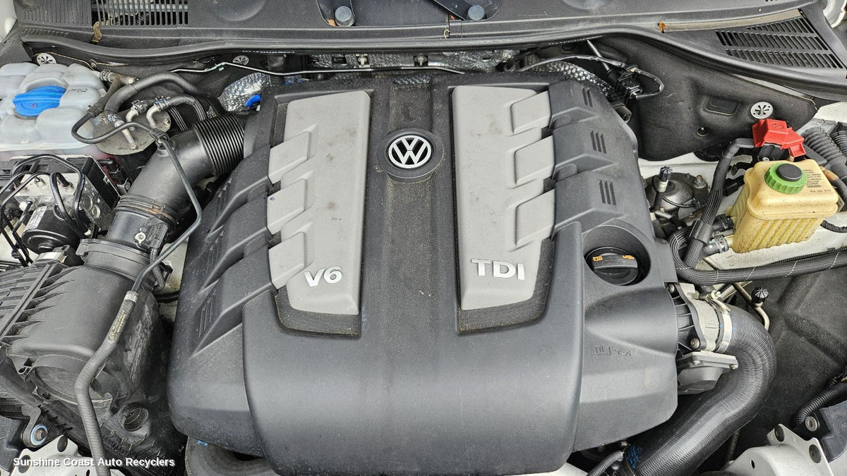 2010-2018 Volkswagen Touareg Engine Cover