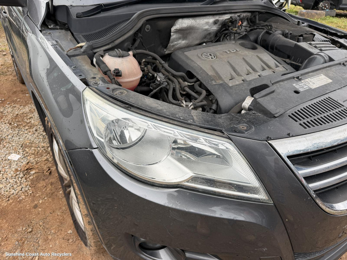 2008-2011 Volkswagen Tiguan Right Headlamp