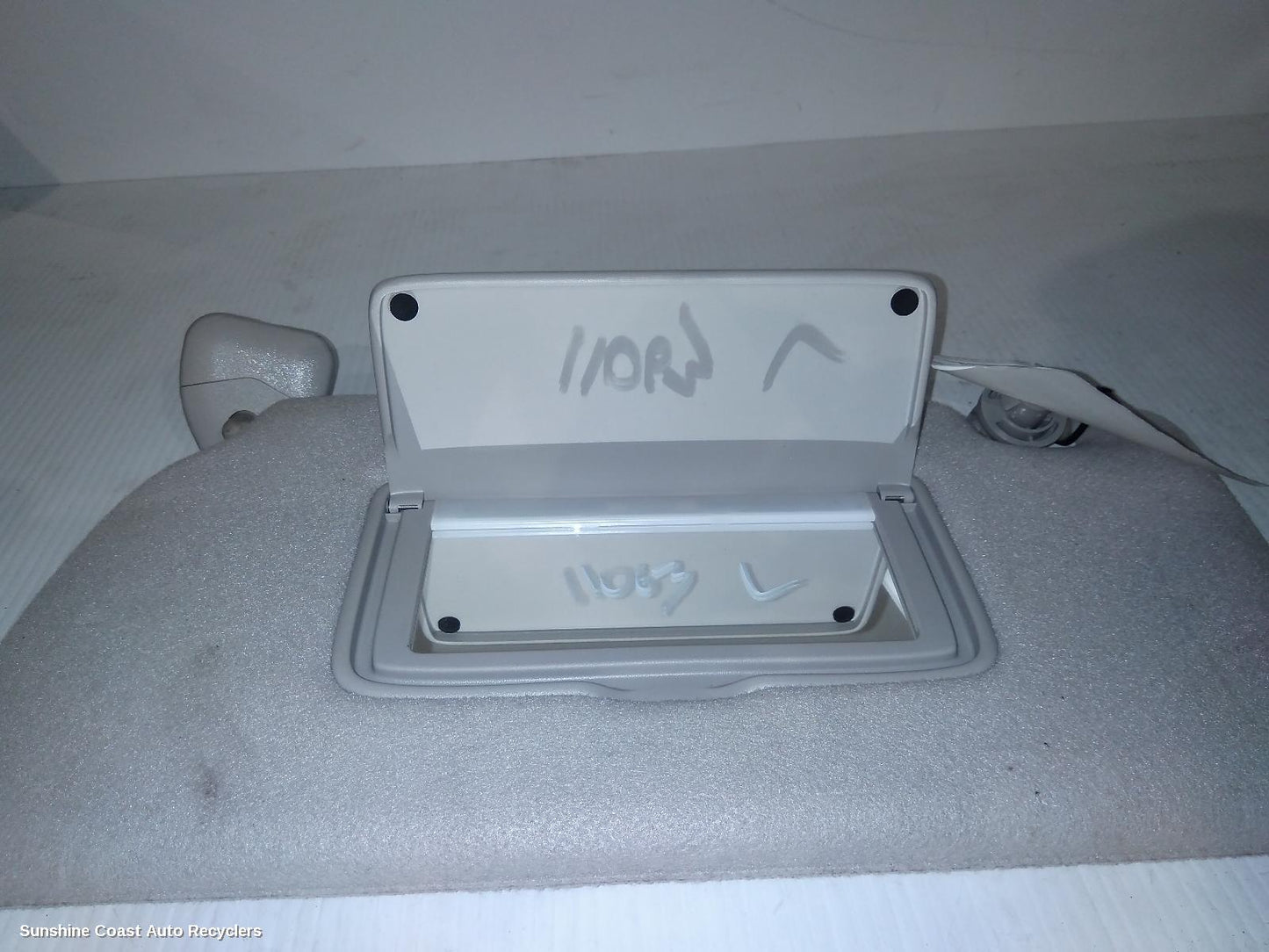 2017 Nissan Navara Sunvisor