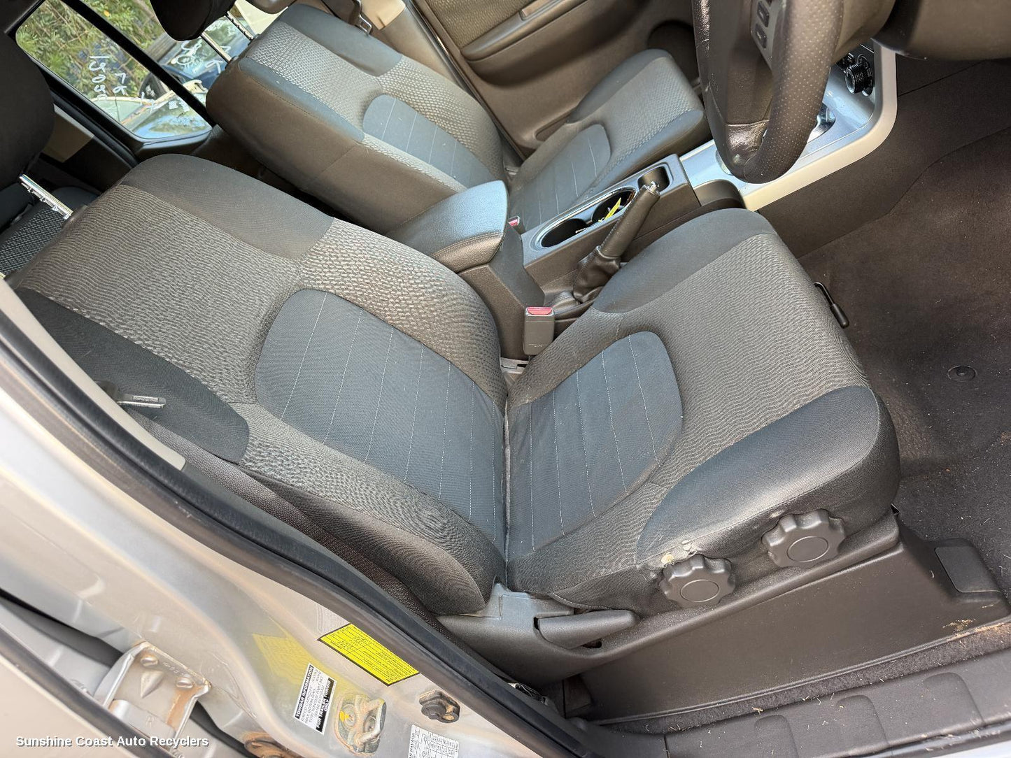 2010-2015 Nissan Navara Front Seat