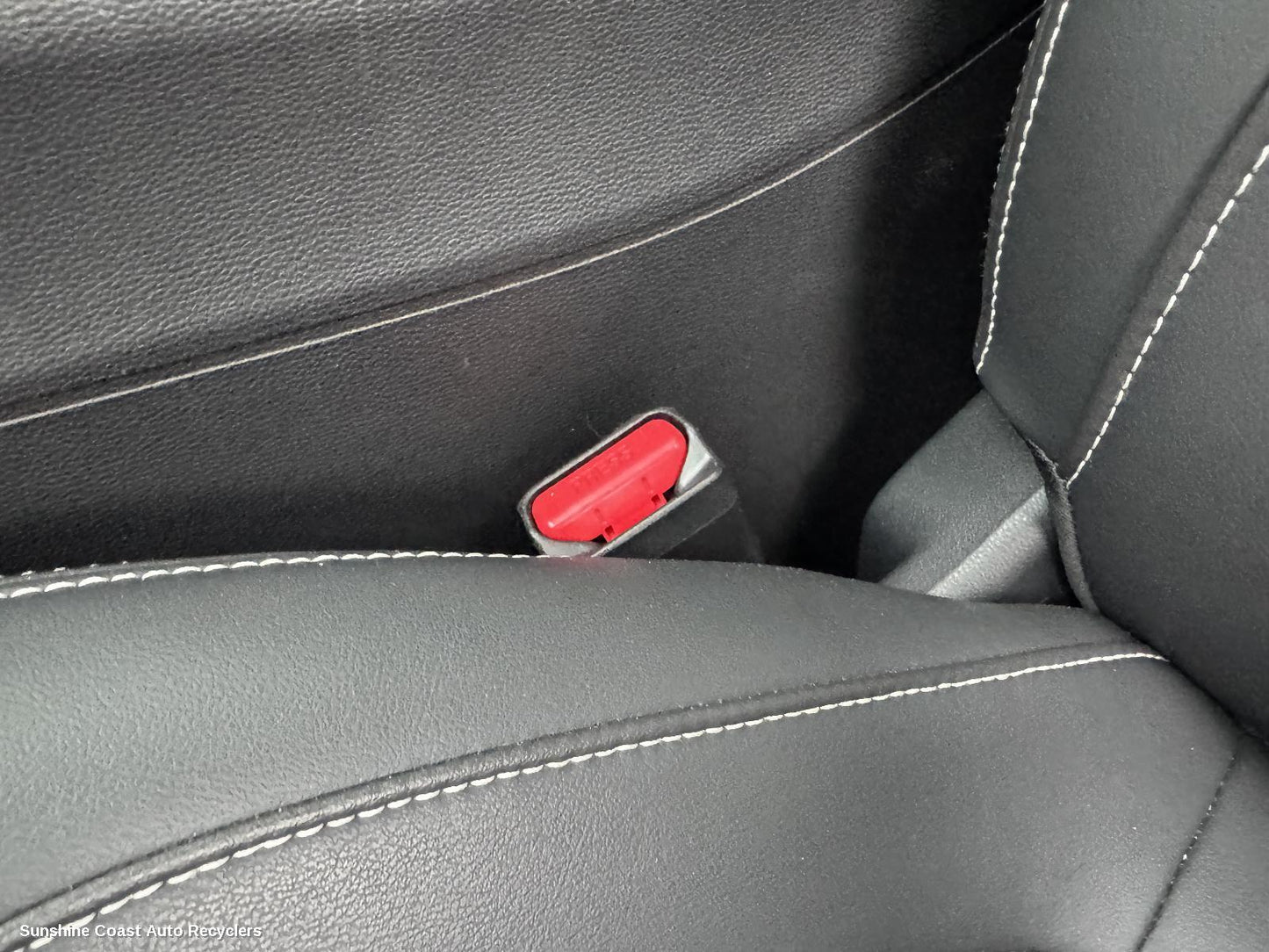 2022 Ldv D90 Seatbelt Stalk