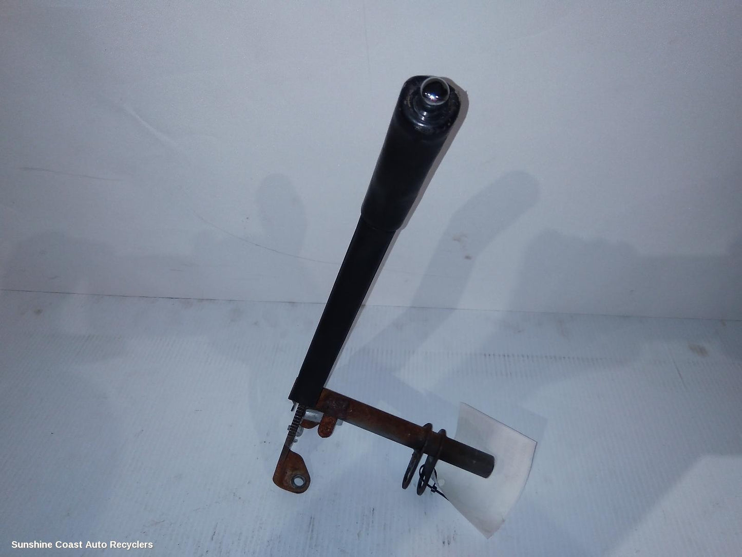 2008 Mitsubishi Pajero Handbrake Lever