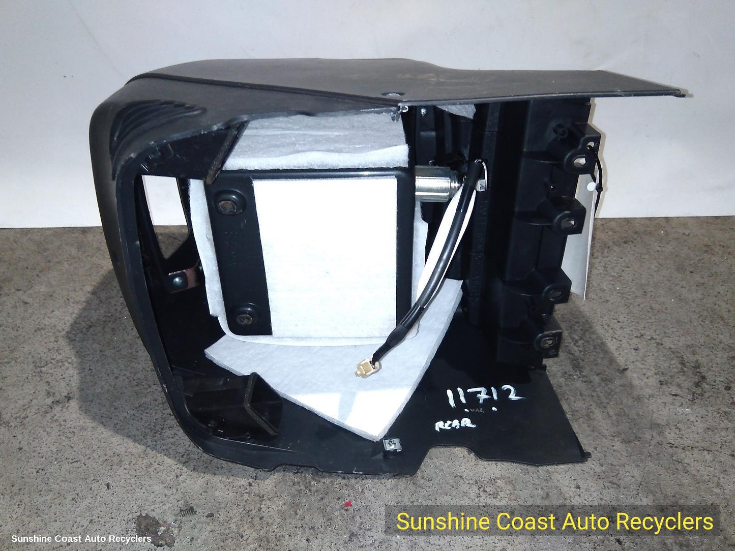 2006-2014 Mitsubishi Pajero Console