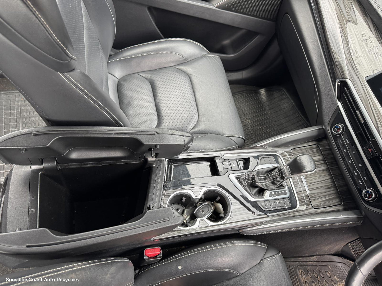 2022 Ldv D90 Console